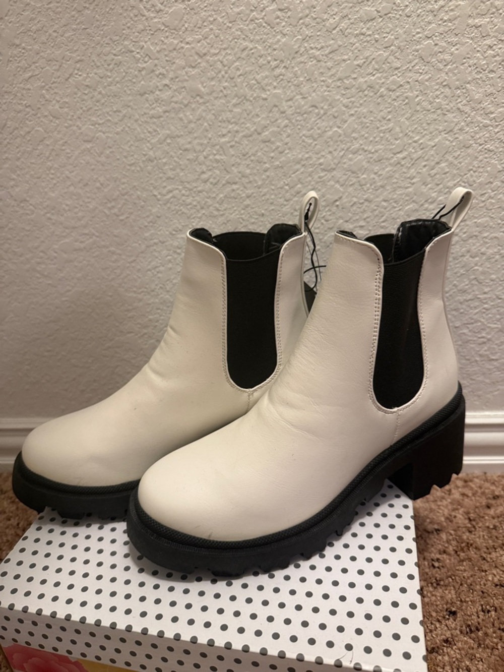 Forever 21 Cream Chelsea Boots with Black Lug Sole - Picture 2 of 4